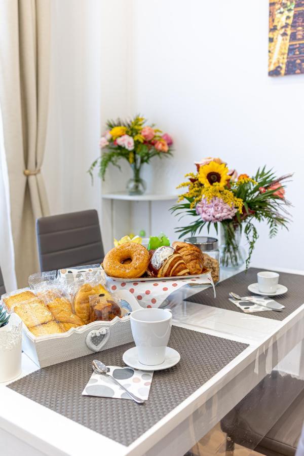 White Gold Bed and Breakfast Napoli Eksteriør billede